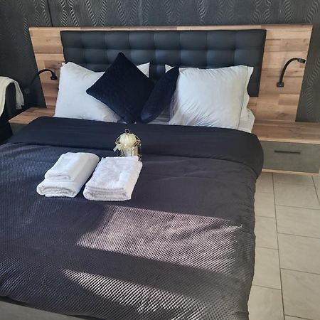 Akwaba Chez Ouli Hotel Levens ภายนอก รูปภาพ