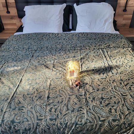 Akwaba Chez Ouli Hotel Levens ภายนอก รูปภาพ