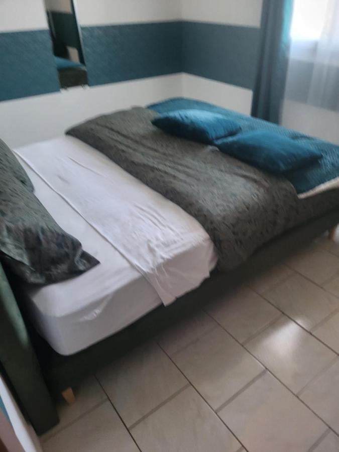 Akwaba Chez Ouli Hotel Levens ภายนอก รูปภาพ