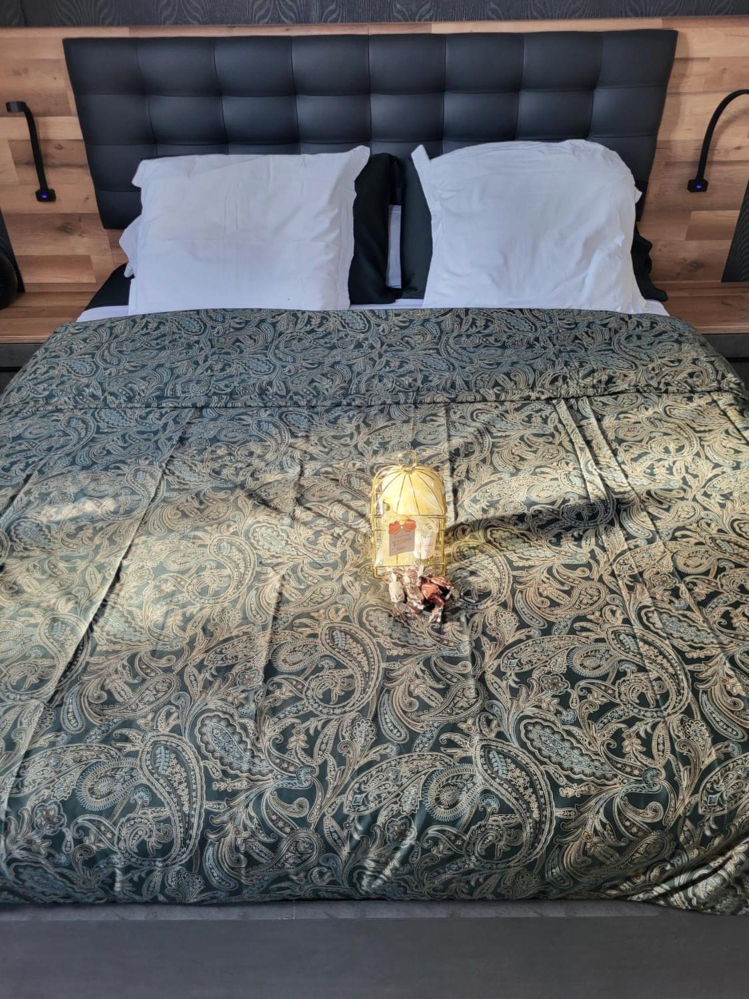 Akwaba Chez Ouli Hotel Levens ภายนอก รูปภาพ